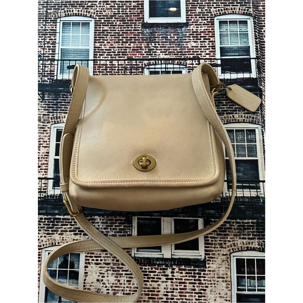 vintage Coach Companion Flap Bag in bone leather with brass hardware